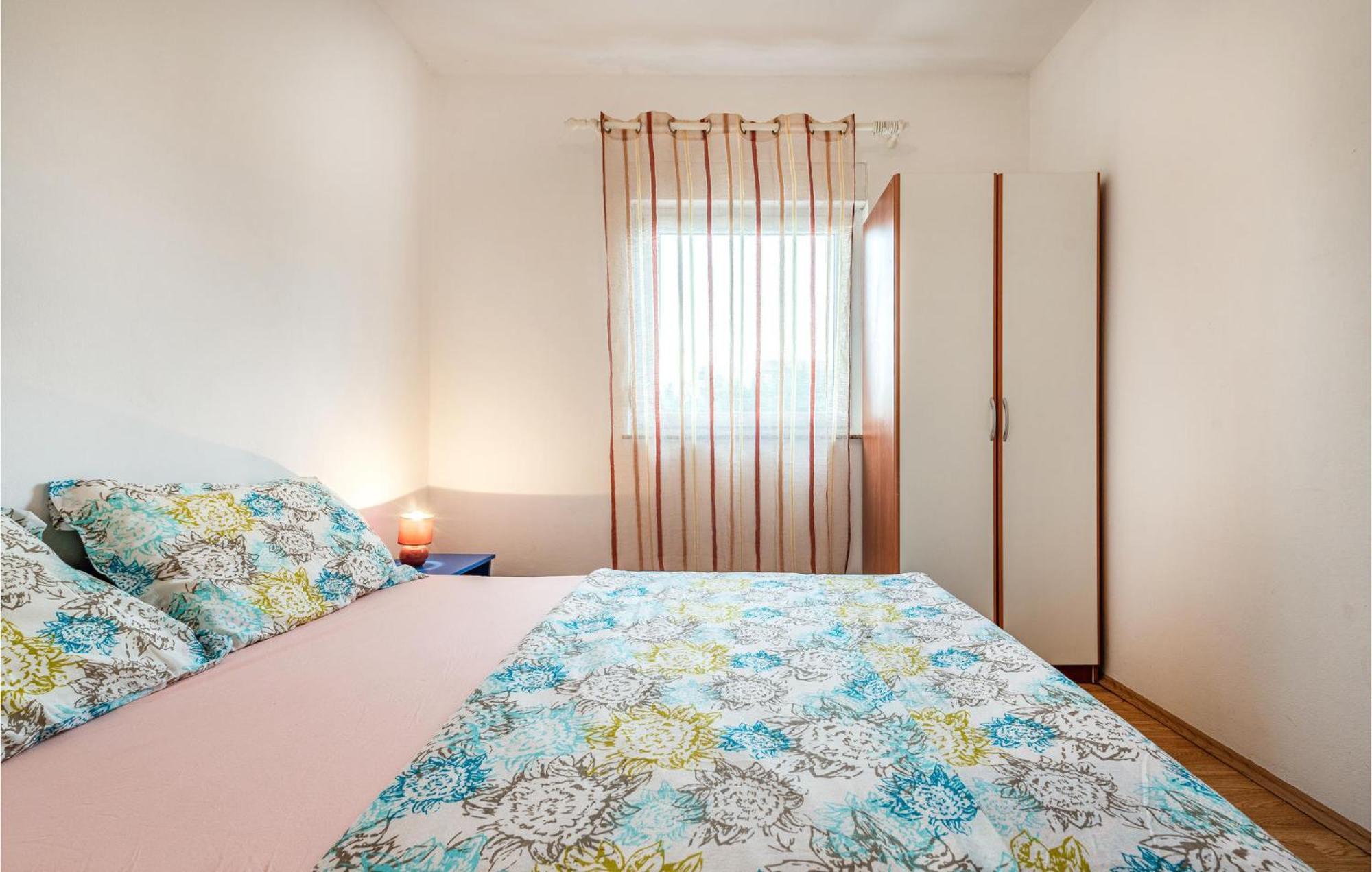 Lovely Apartment In Vir With Kitchen Екстериор снимка