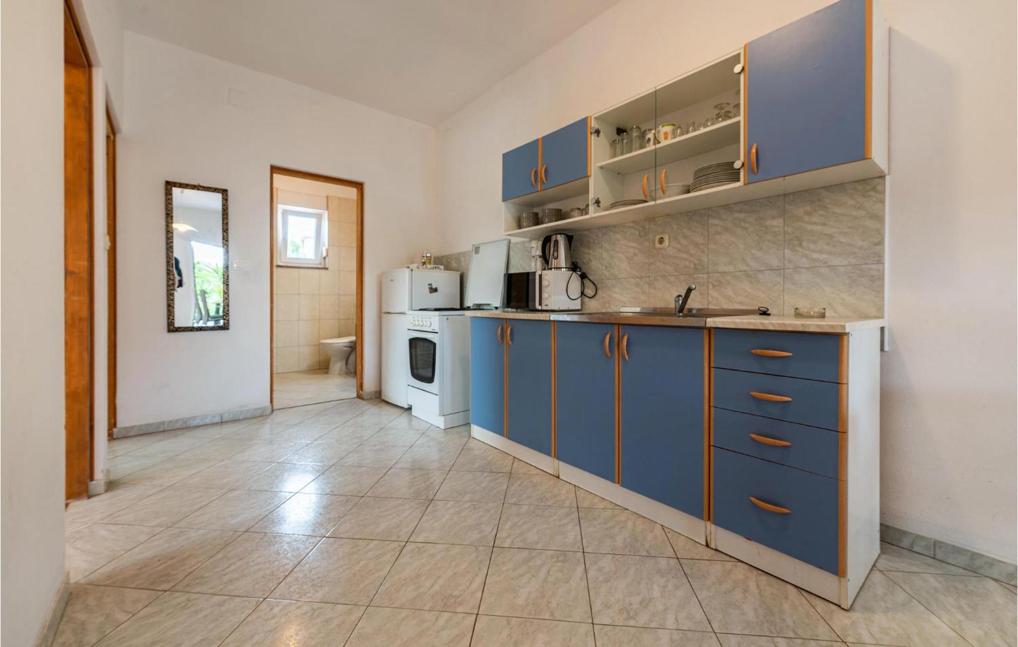 Lovely Apartment In Vir With Kitchen Екстериор снимка